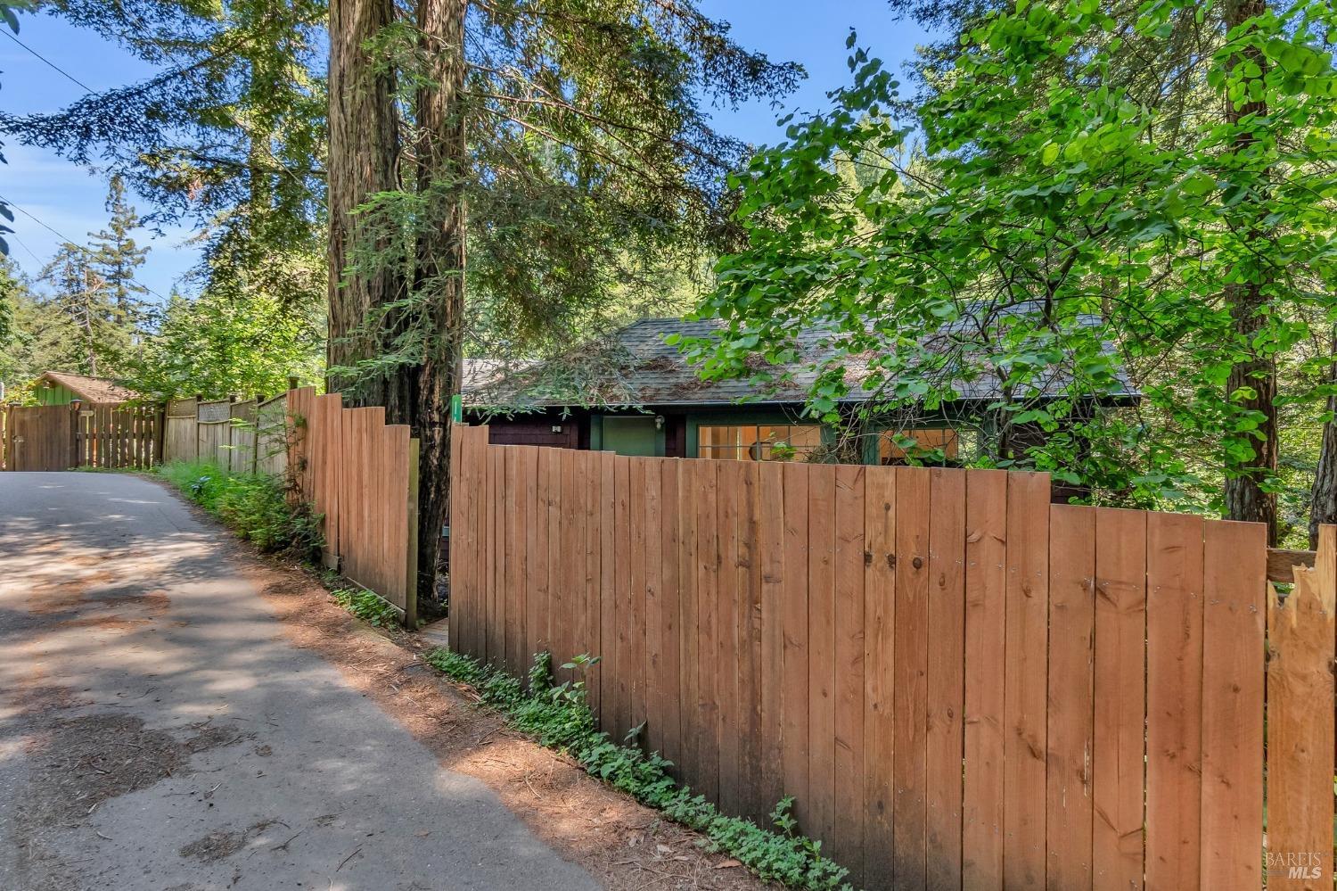 146 Redwood Avenue in Camp Meeker