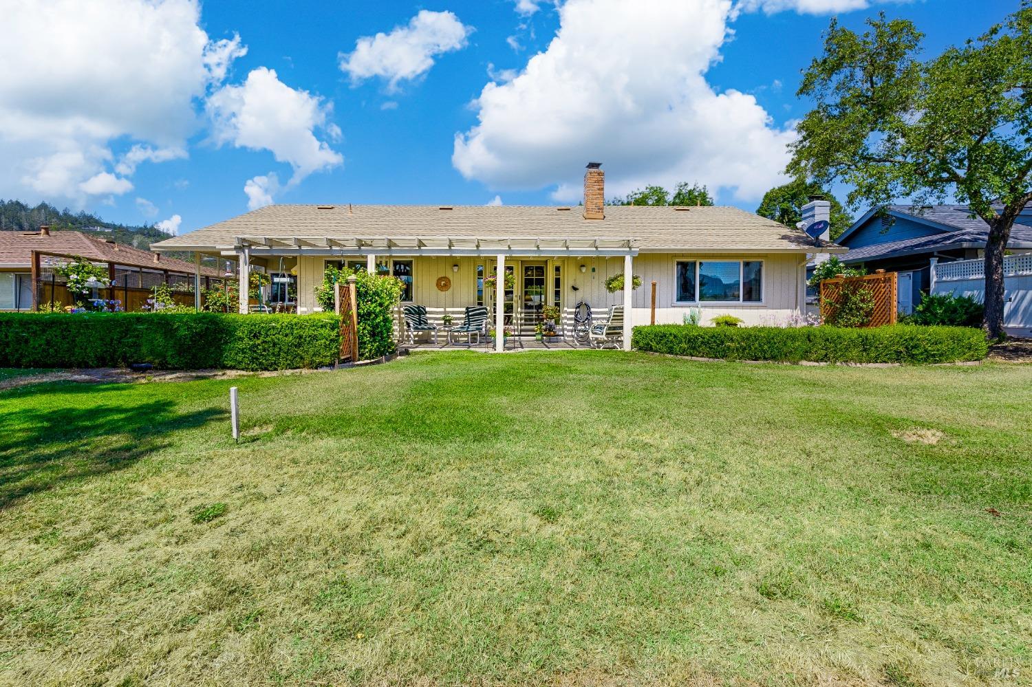 332 Oak Leaf Circle