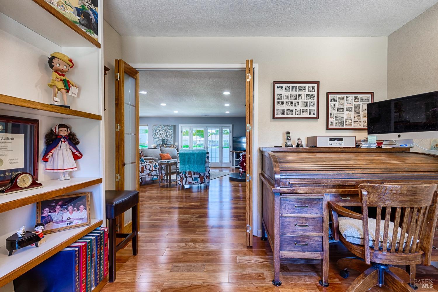 348 Oak Leaf Circle