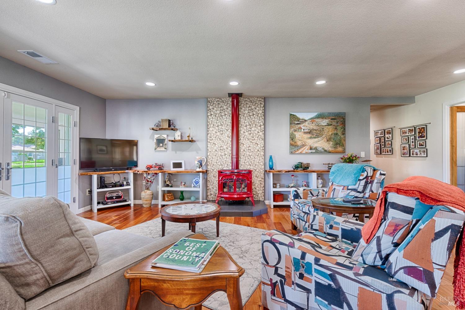 348 Oak Leaf Circle