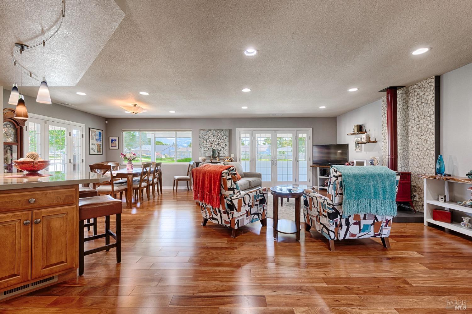 348 Oak Leaf Circle