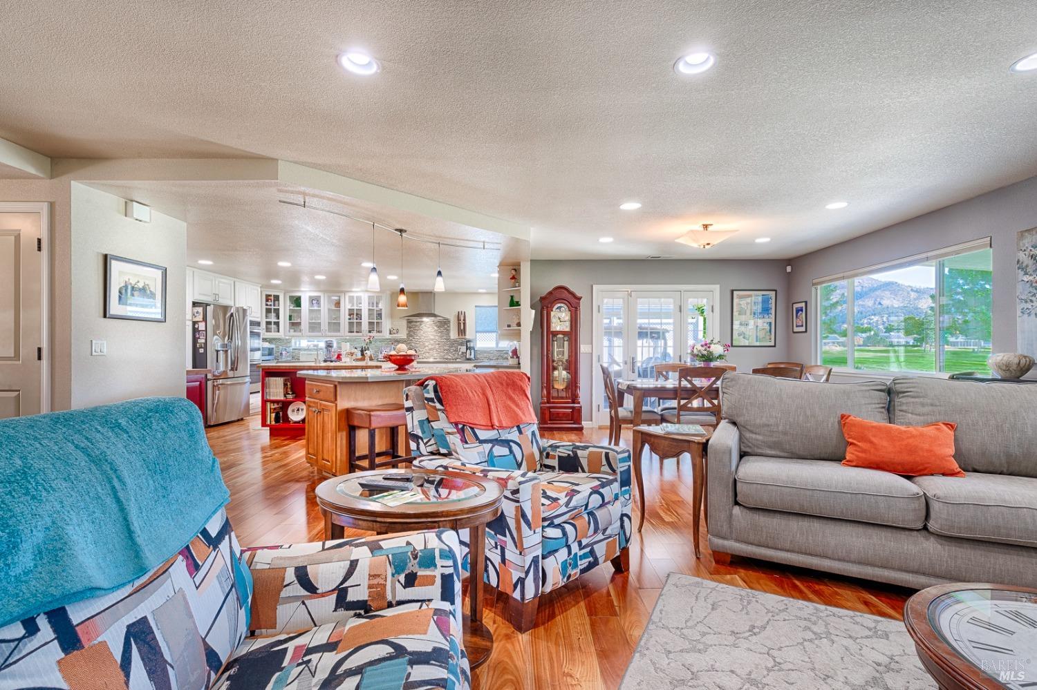 348 Oak Leaf Circle