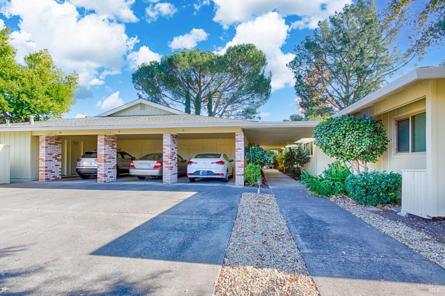 20 Meadowgreen Circle