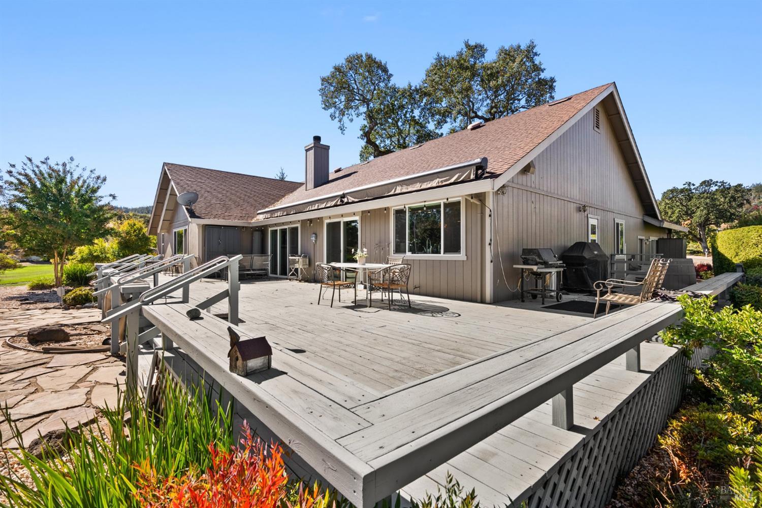 332 Miramonte Way