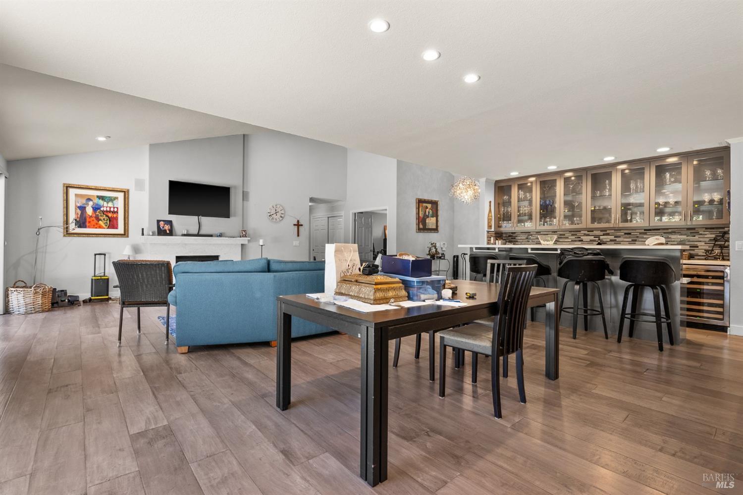 332 Miramonte Way