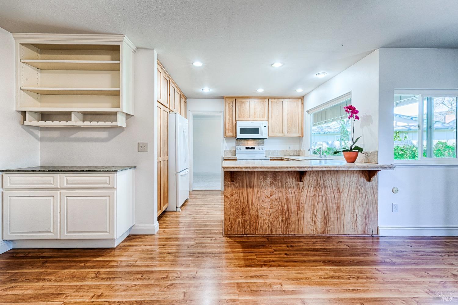 7585 Oak Leaf Drive