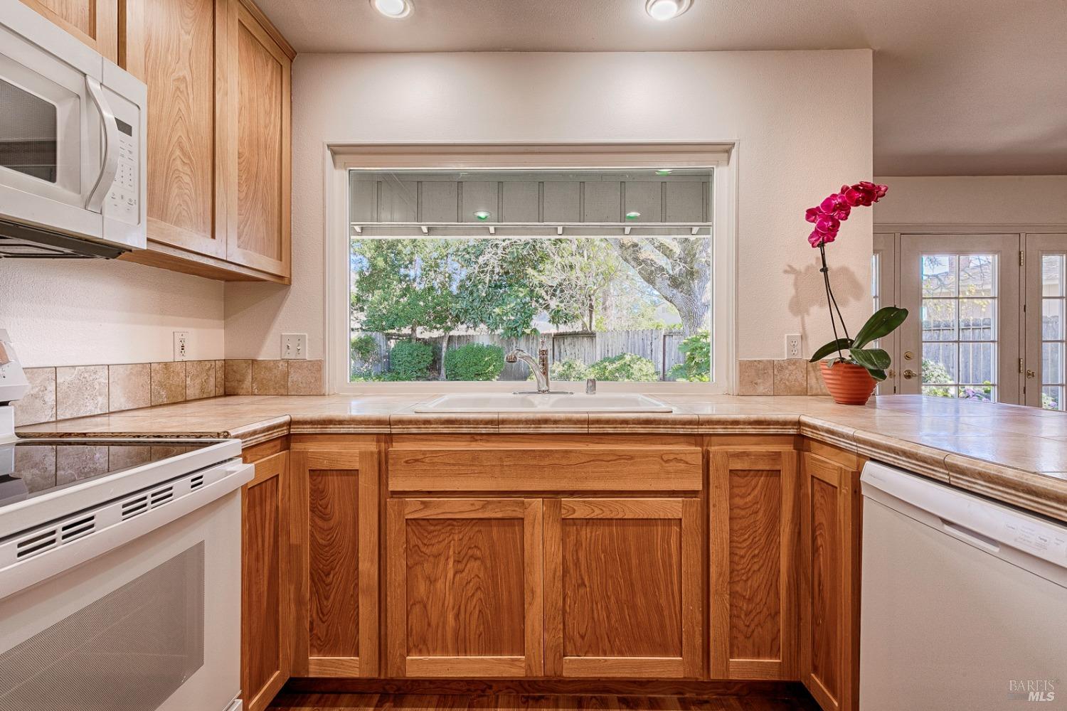 7585 Oak Leaf Drive
