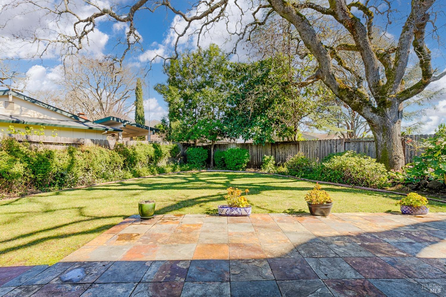 7585 Oak Leaf Drive
