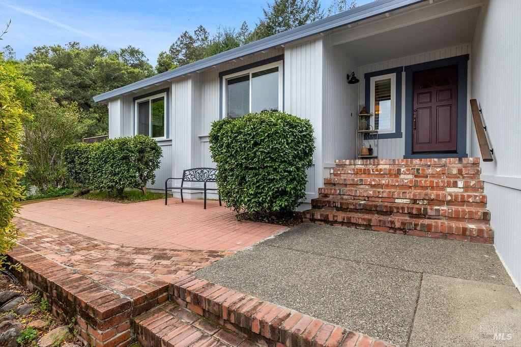 469 Woodley Way