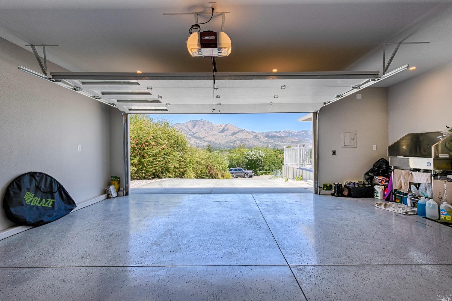425 Oak Vista Drive