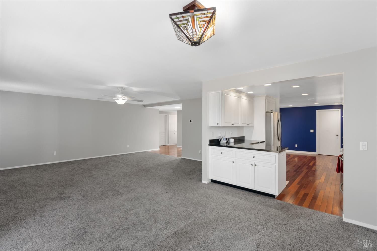 7129 Oak Leaf Drive