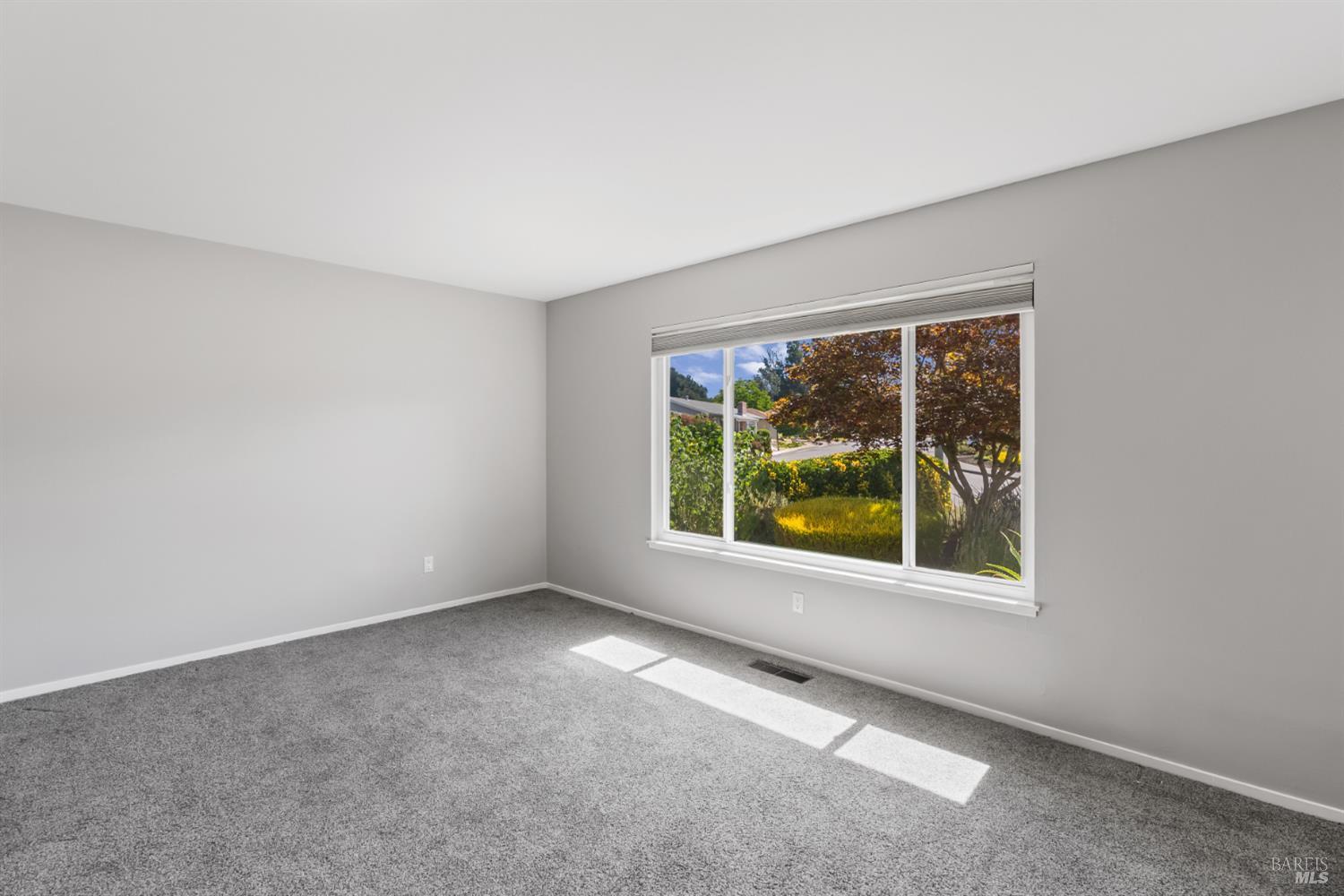 7129 Oak Leaf Drive