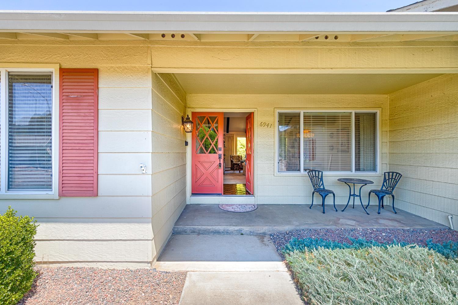 6941 Oak Leaf Drive