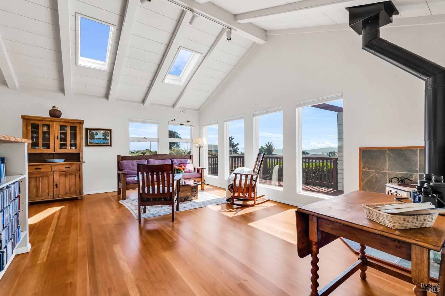 320 Taylor St. in Bodega Bay