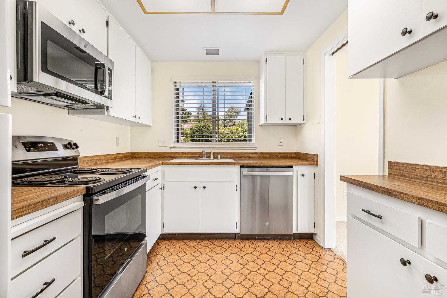 312 Oak Leaf Circle
