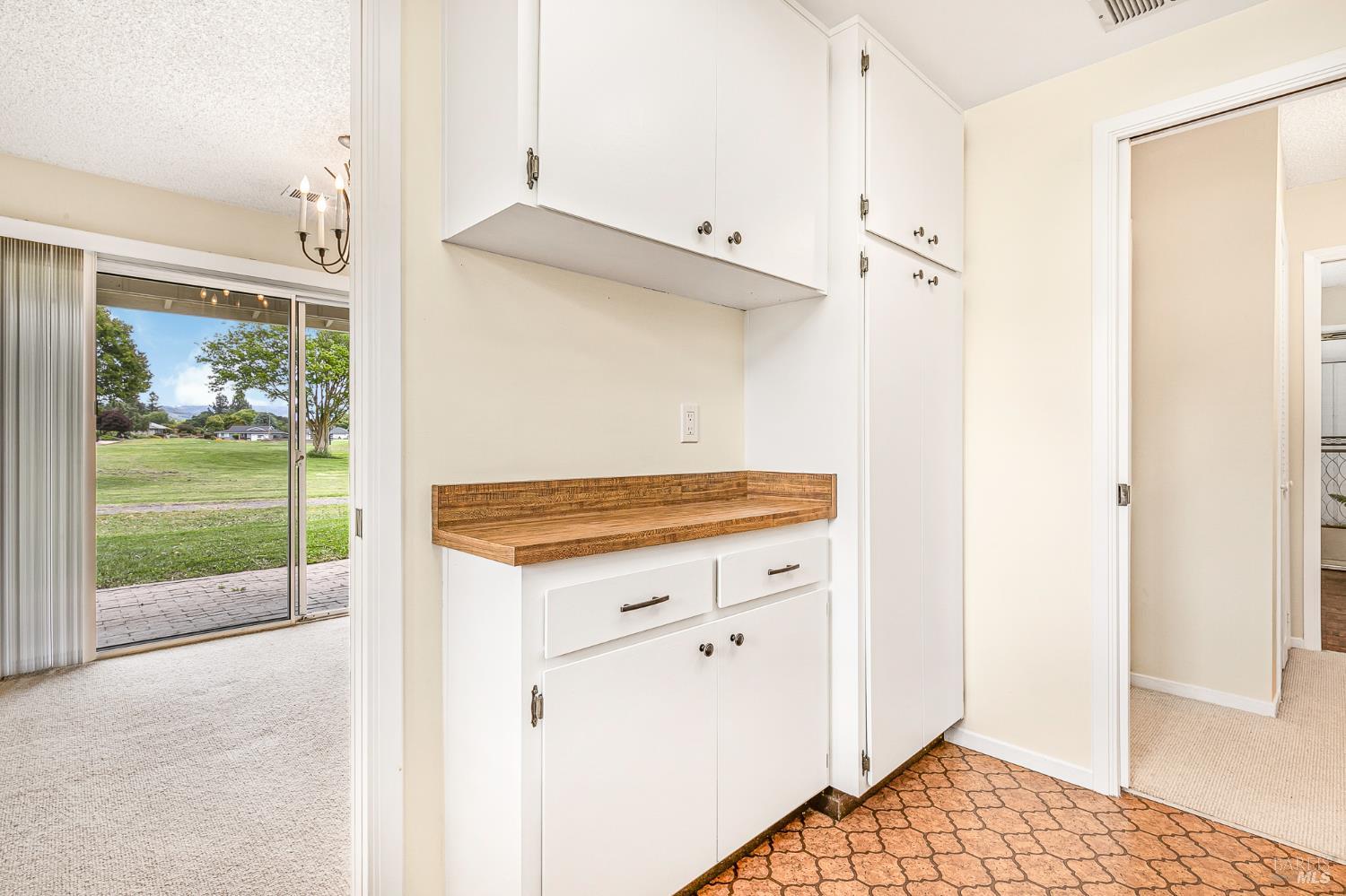 312 Oak Leaf Circle