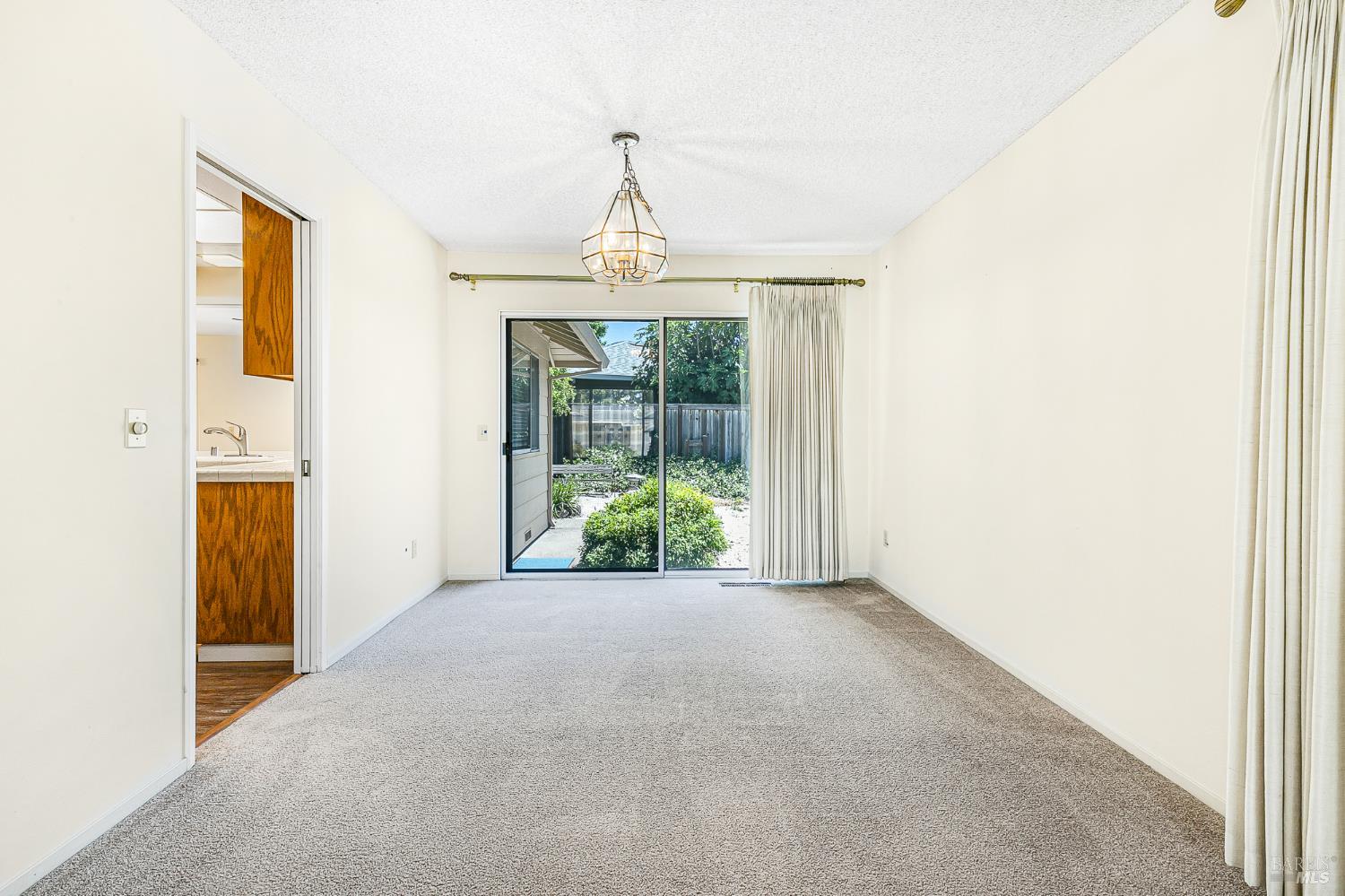 138 Oak Shadow Drive