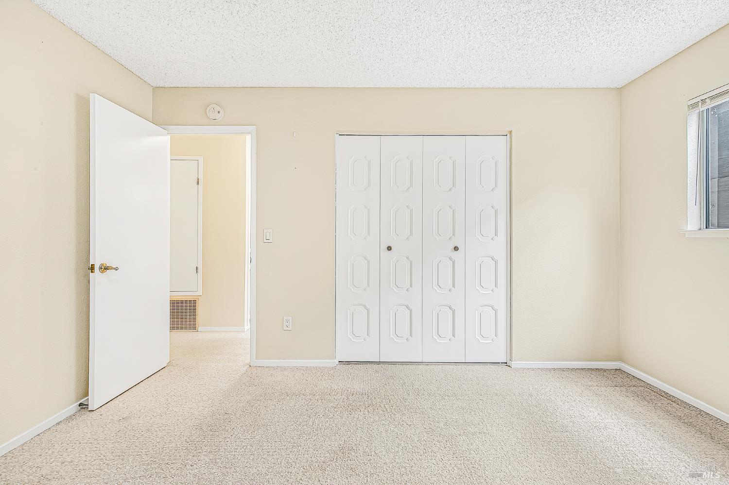 312 Oak Leaf Circle