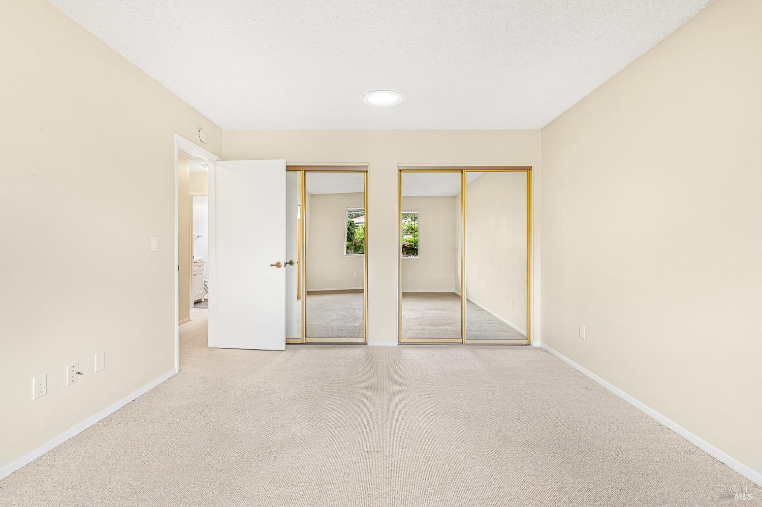 312 Oak Leaf Circle