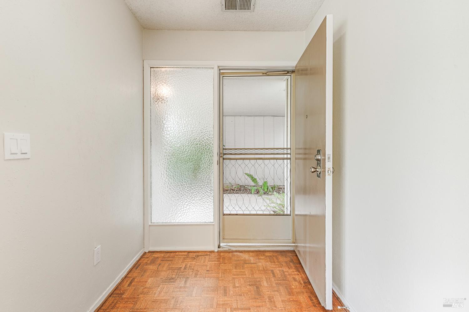 312 Oak Leaf Circle