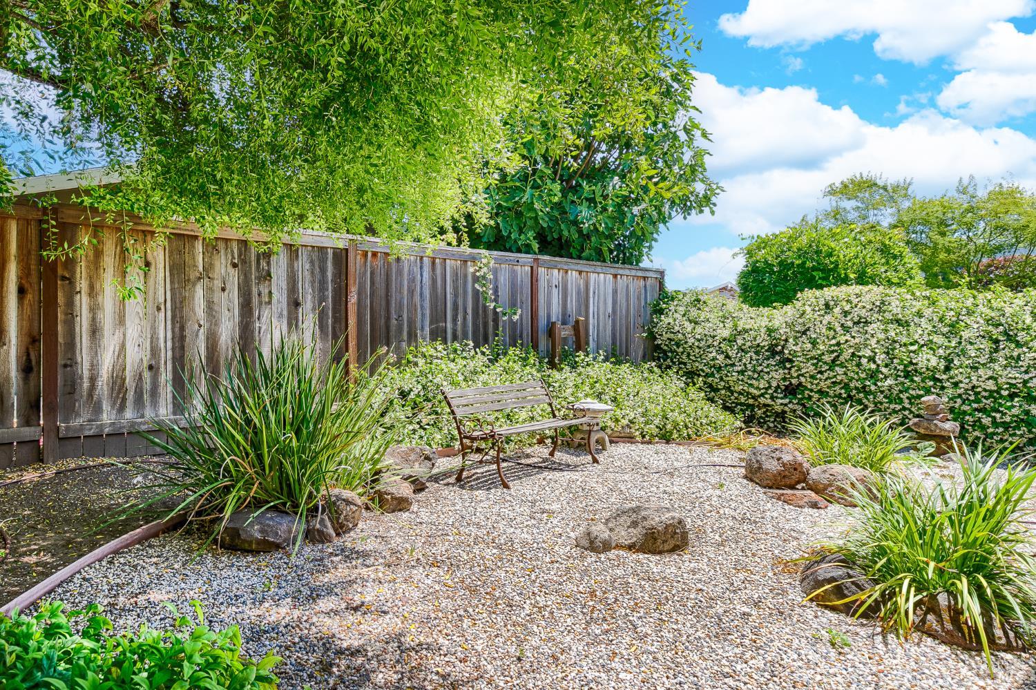 138 Oak Shadow Drive