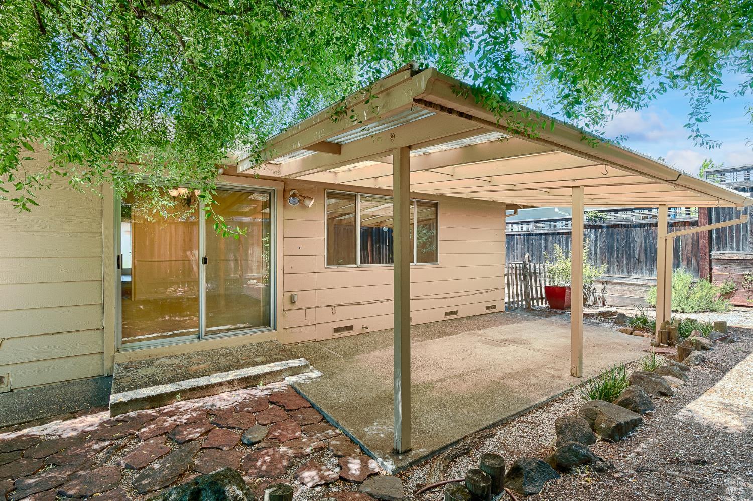 138 Oak Shadow Drive