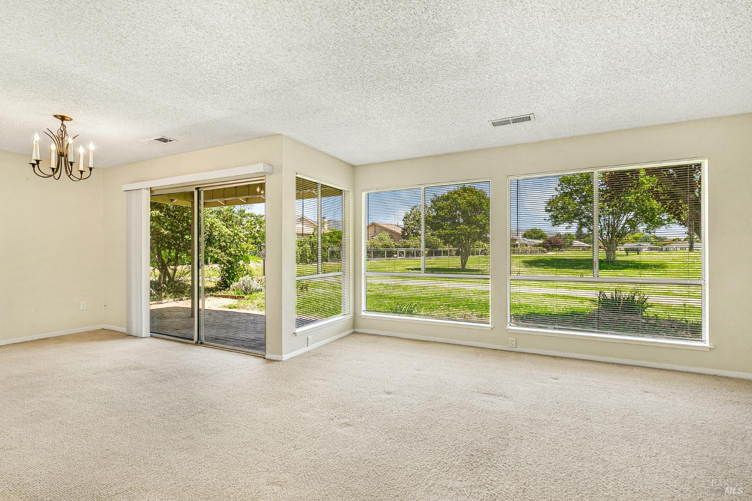 312 Oak Leaf Circle