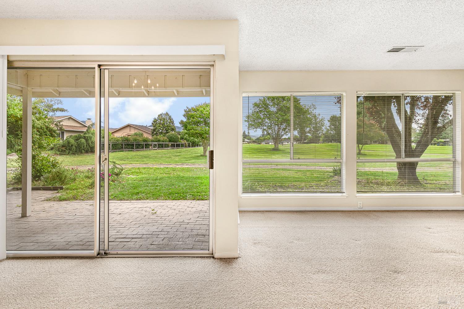 312 Oak Leaf Circle