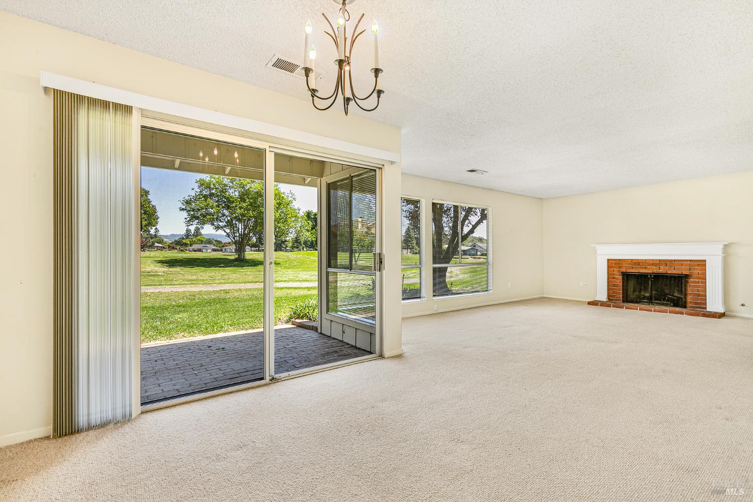 312 Oak Leaf Circle