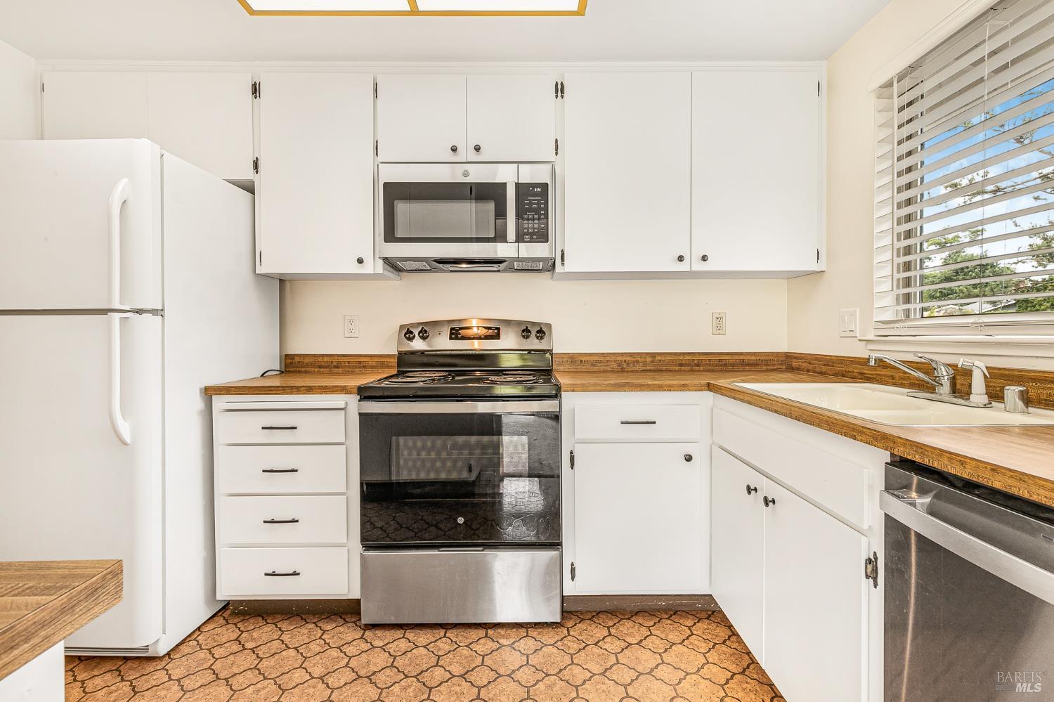312 Oak Leaf Circle