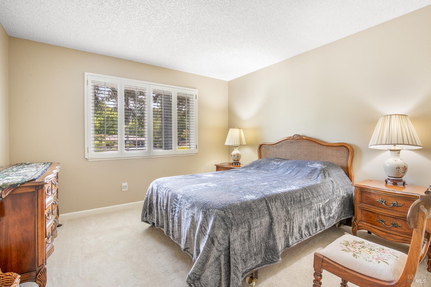 6497 Meadowridge Dr