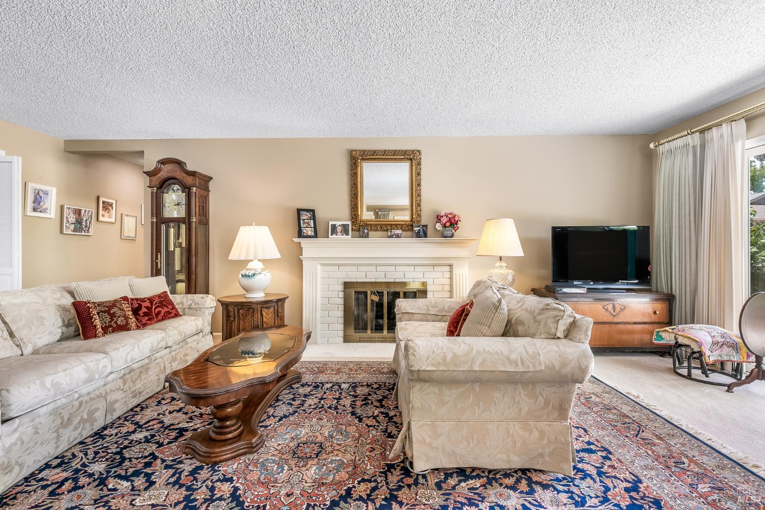 6497 Meadowridge Dr