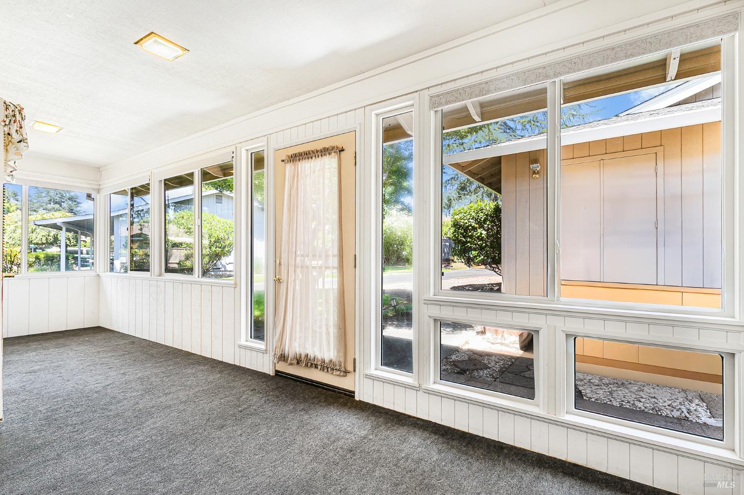 1 Meadowgreen Court