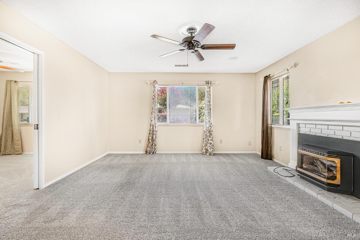 1 Meadowgreen Court