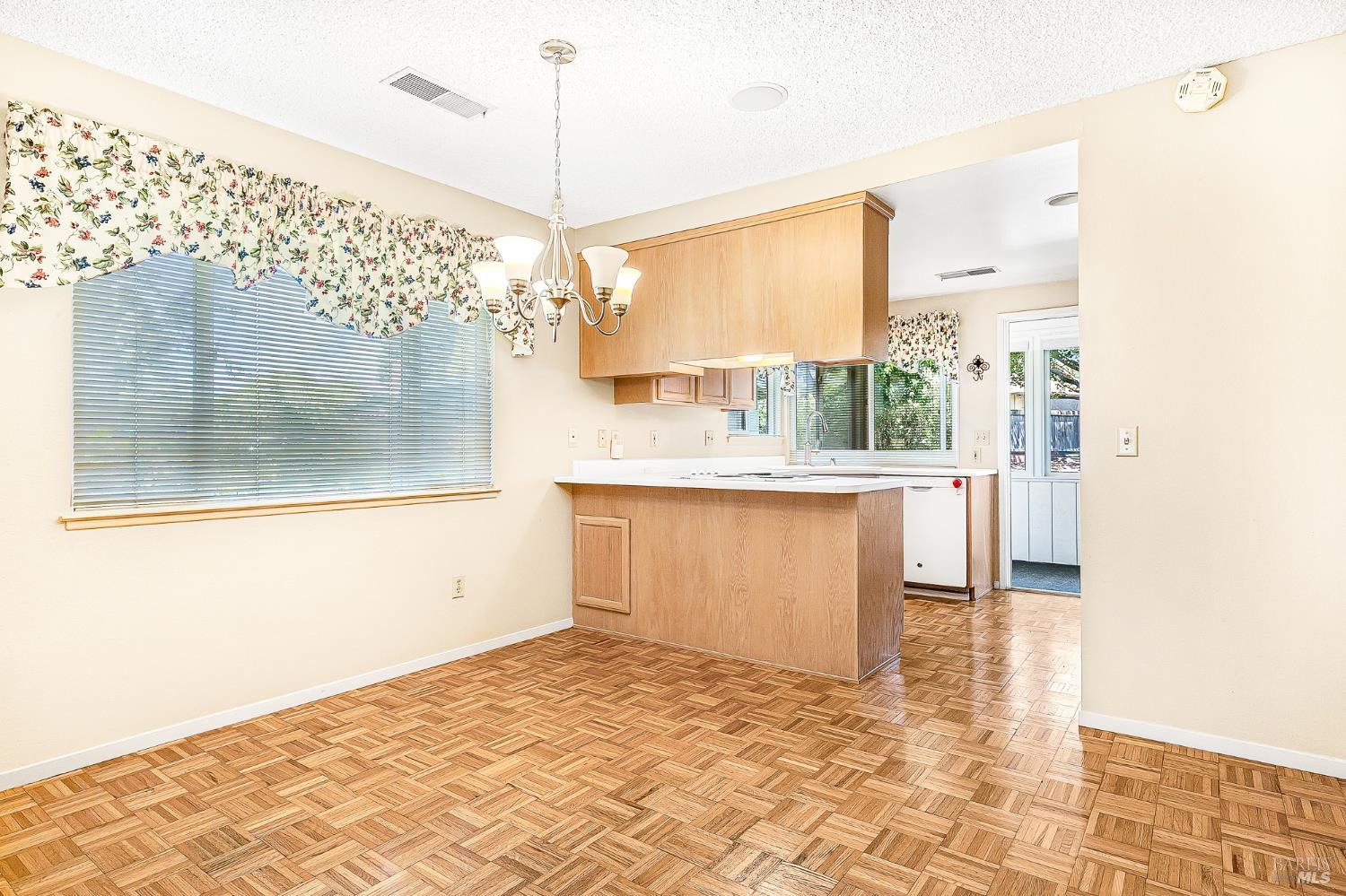 1 Meadowgreen Court