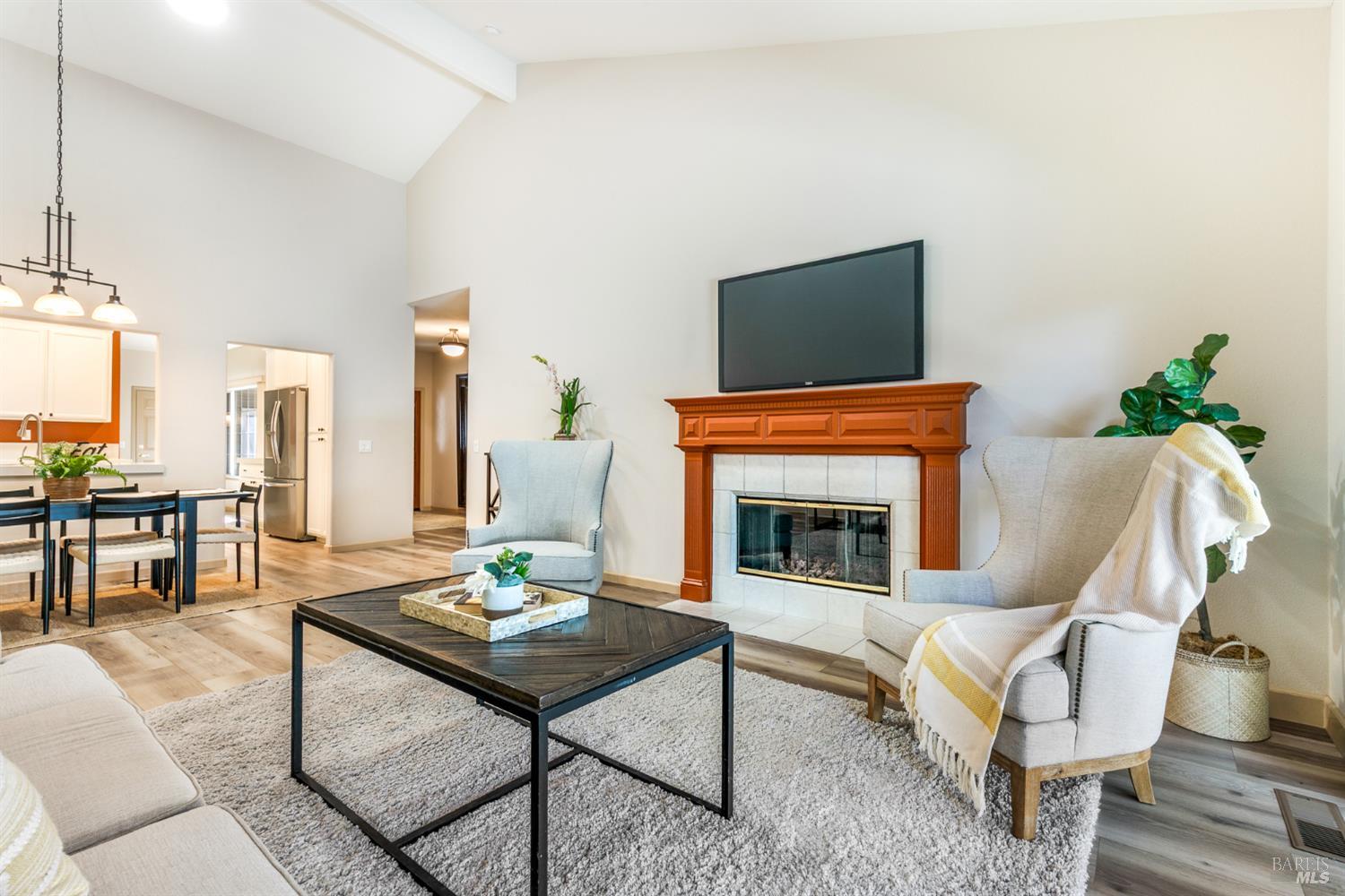 1015 Oak Mesa Drive