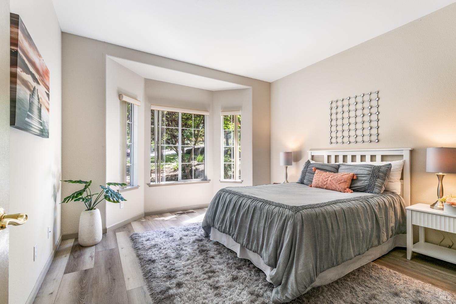 1015 Oak Mesa Drive