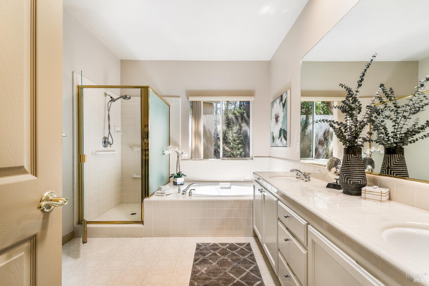 1015 Oak Mesa Drive