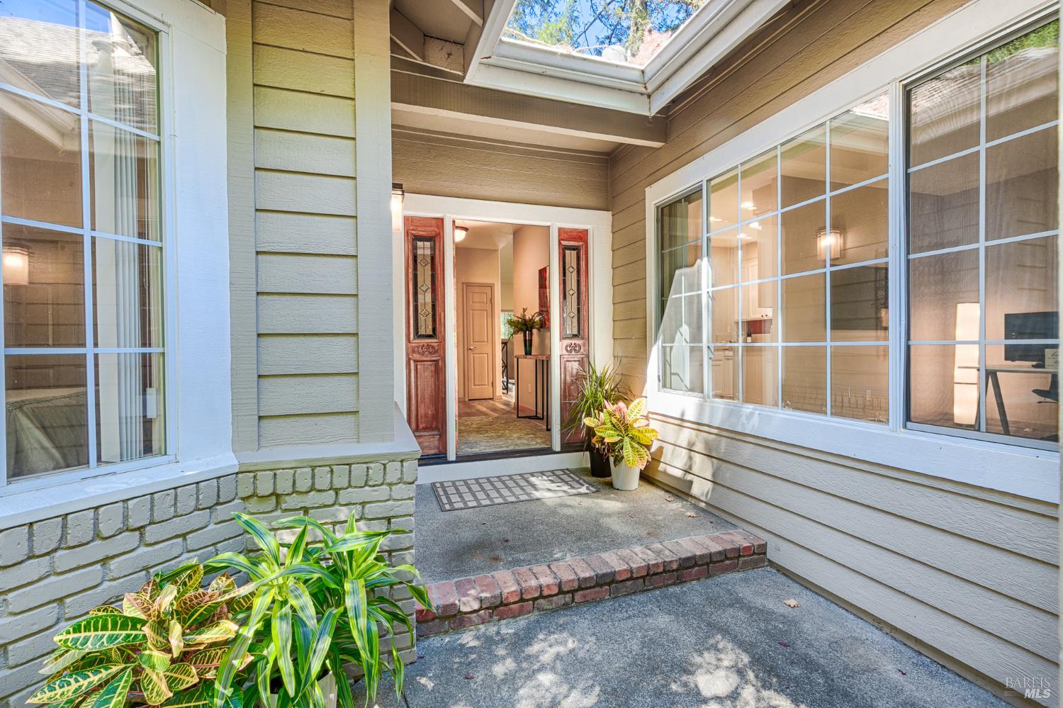 1015 Oak Mesa Drive